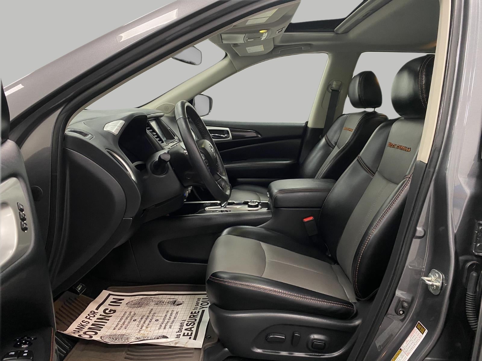2020 Nissan Pathfinder SL