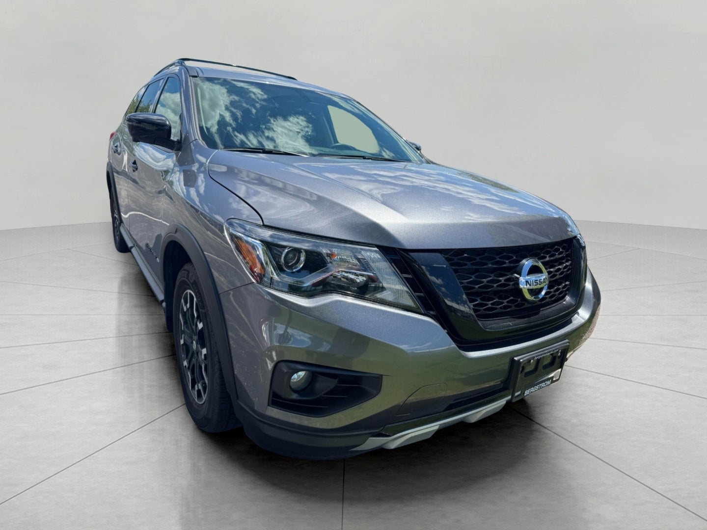 2020 Nissan Pathfinder 4x4 SL