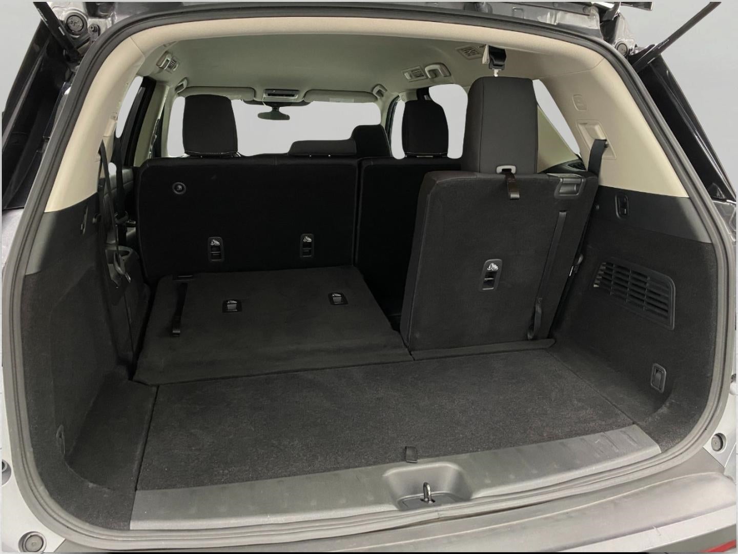 2024 Nissan Pathfinder SV 4WD