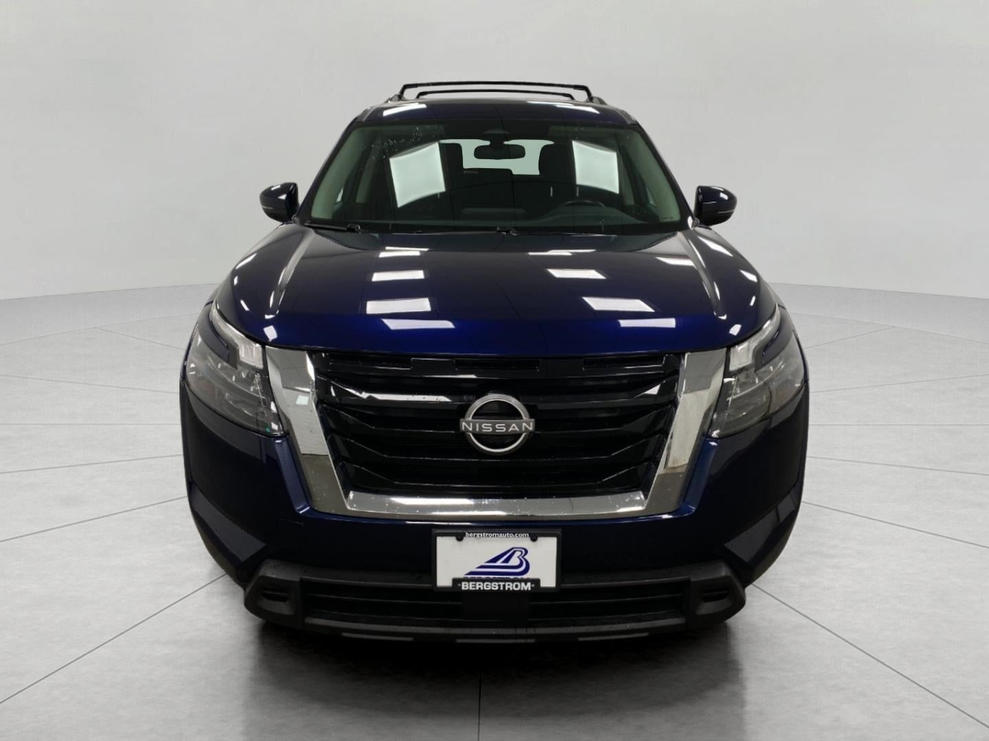2023 Nissan Pathfinder SV