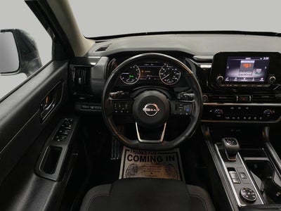 2023 Nissan Pathfinder SV