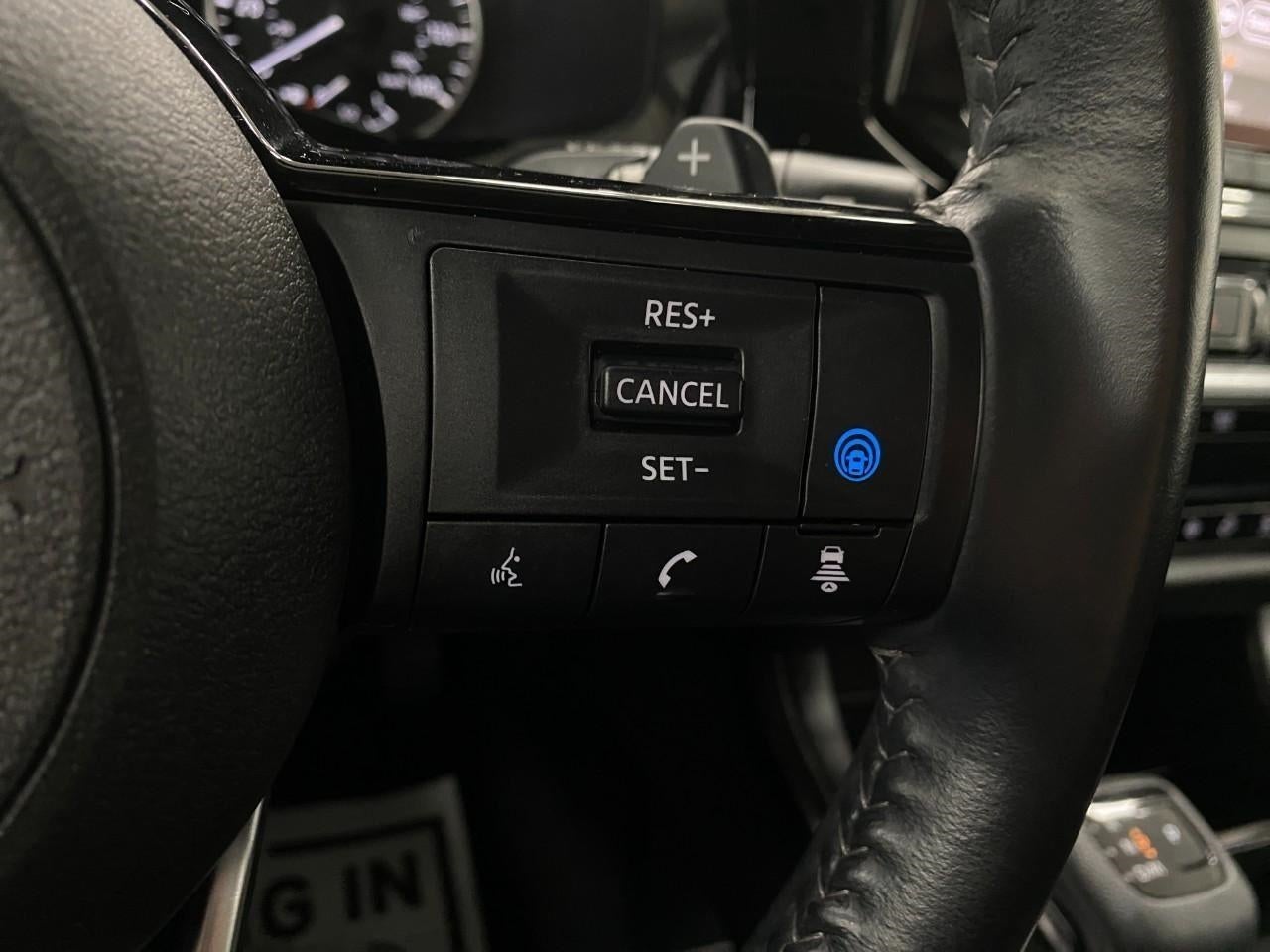 2023 Nissan Pathfinder SV