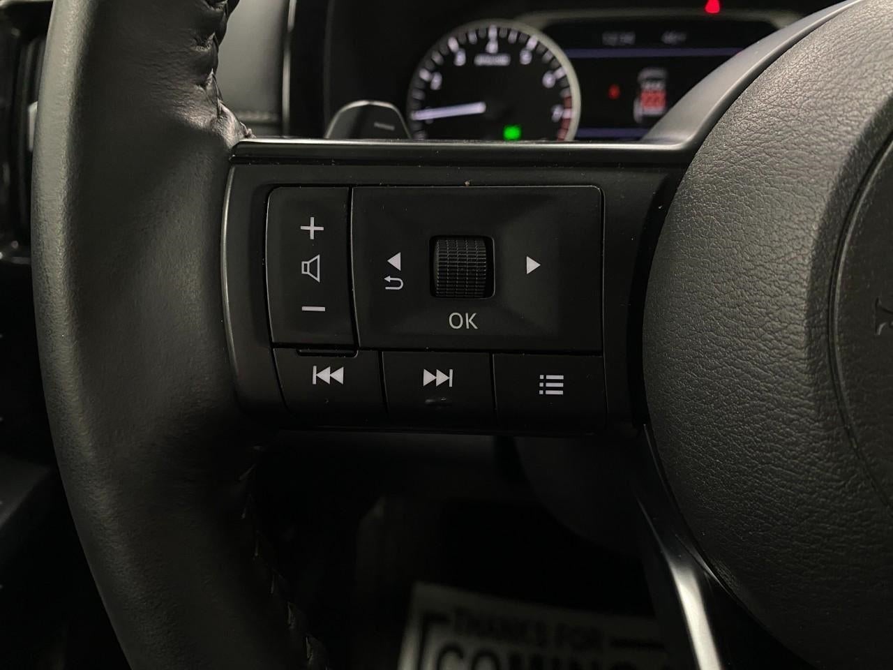 2024 Nissan Pathfinder SV