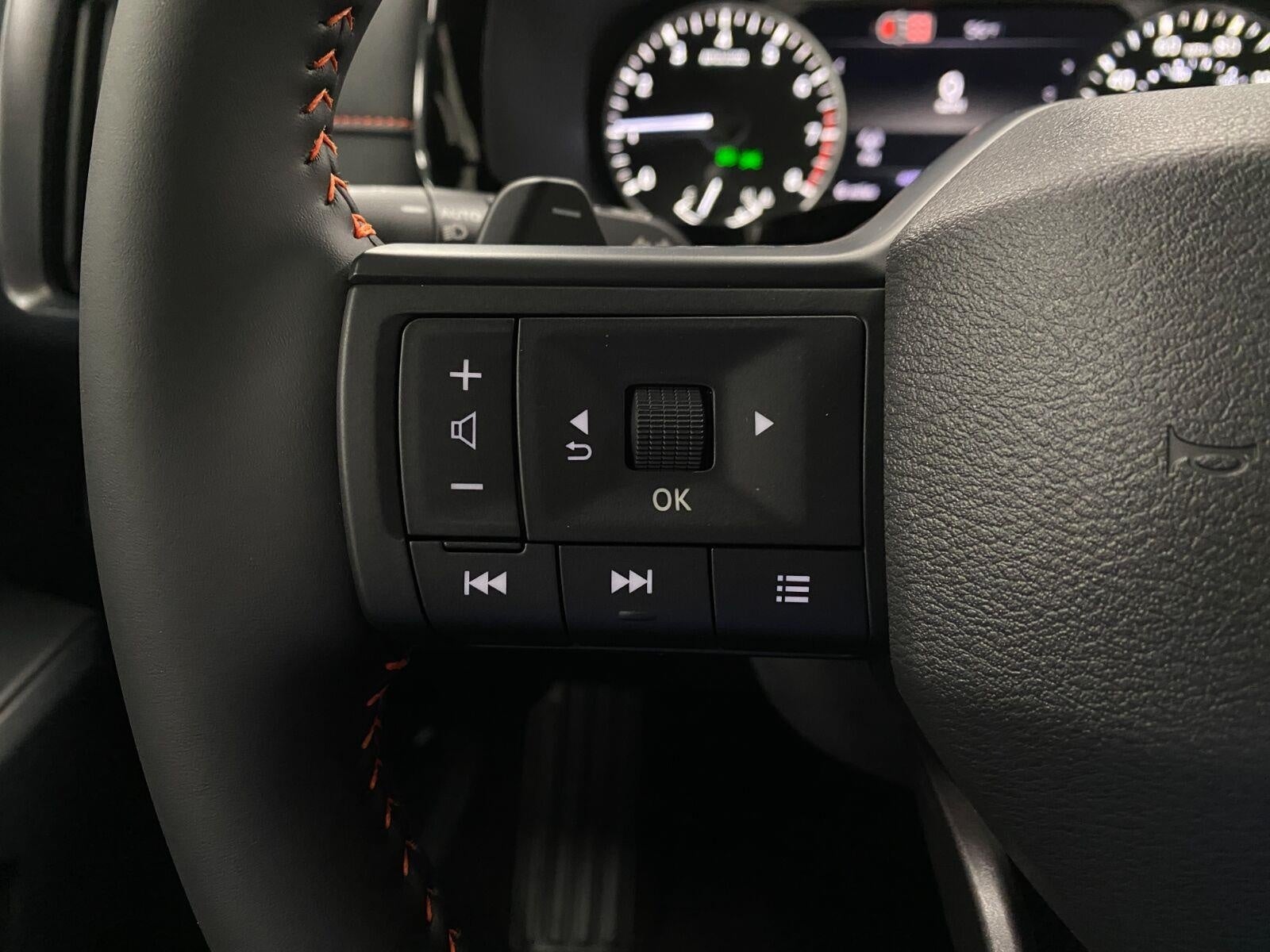 2026 Nissan Pathfinder SV 4WD