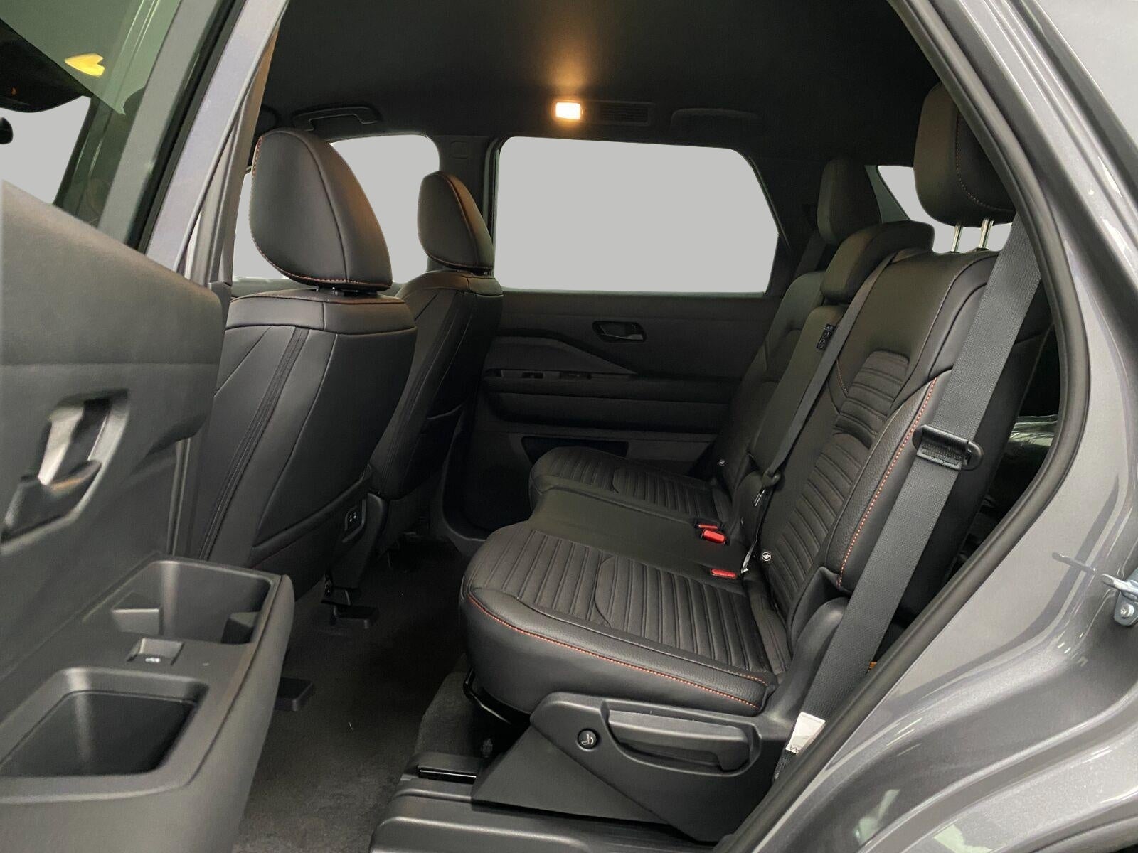 2026 Nissan Pathfinder SV 4WD