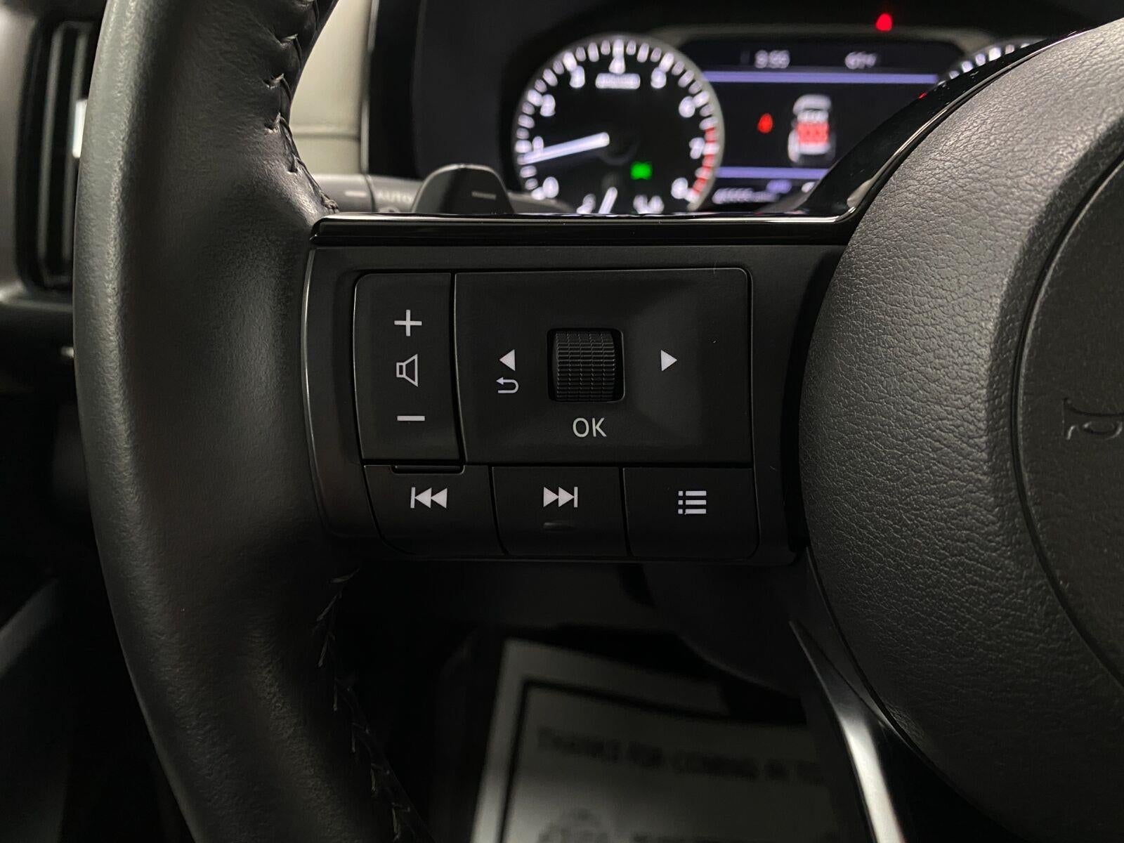 2023 Nissan Pathfinder SL 4WD