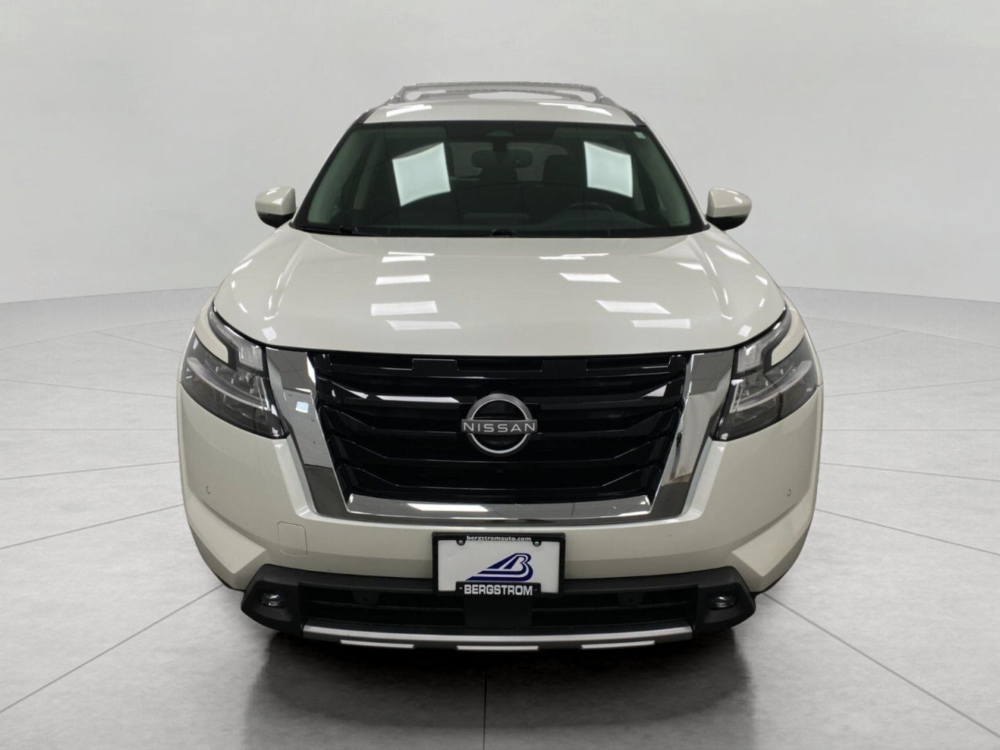 2022 Nissan Pathfinder SL 4WD
