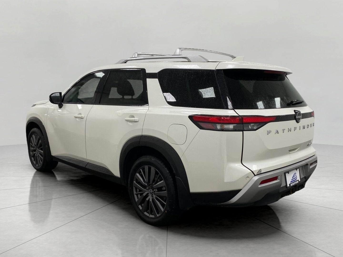 2022 Nissan Pathfinder SL 4WD