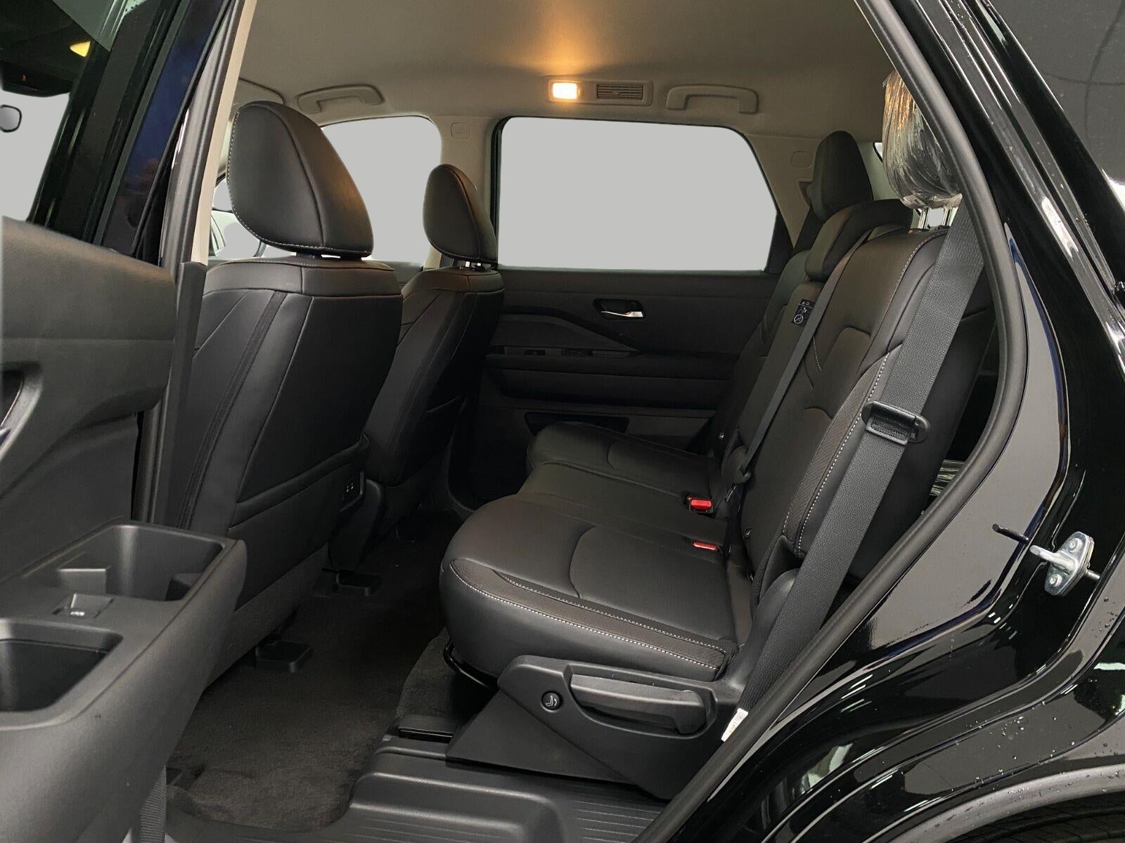 2026 Nissan Pathfinder SL 4WD