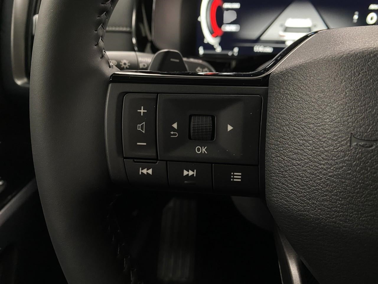 2026 Nissan Pathfinder SL 4WD