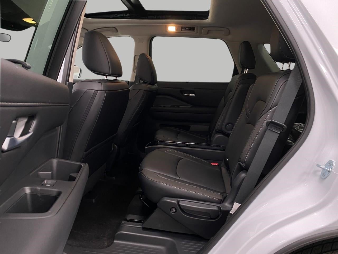 2026 Nissan Pathfinder SL 4WD