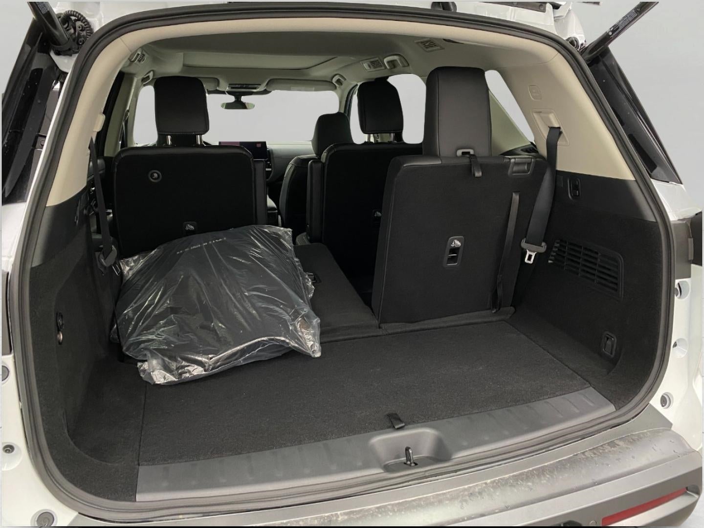 2026 Nissan Pathfinder SL 4WD