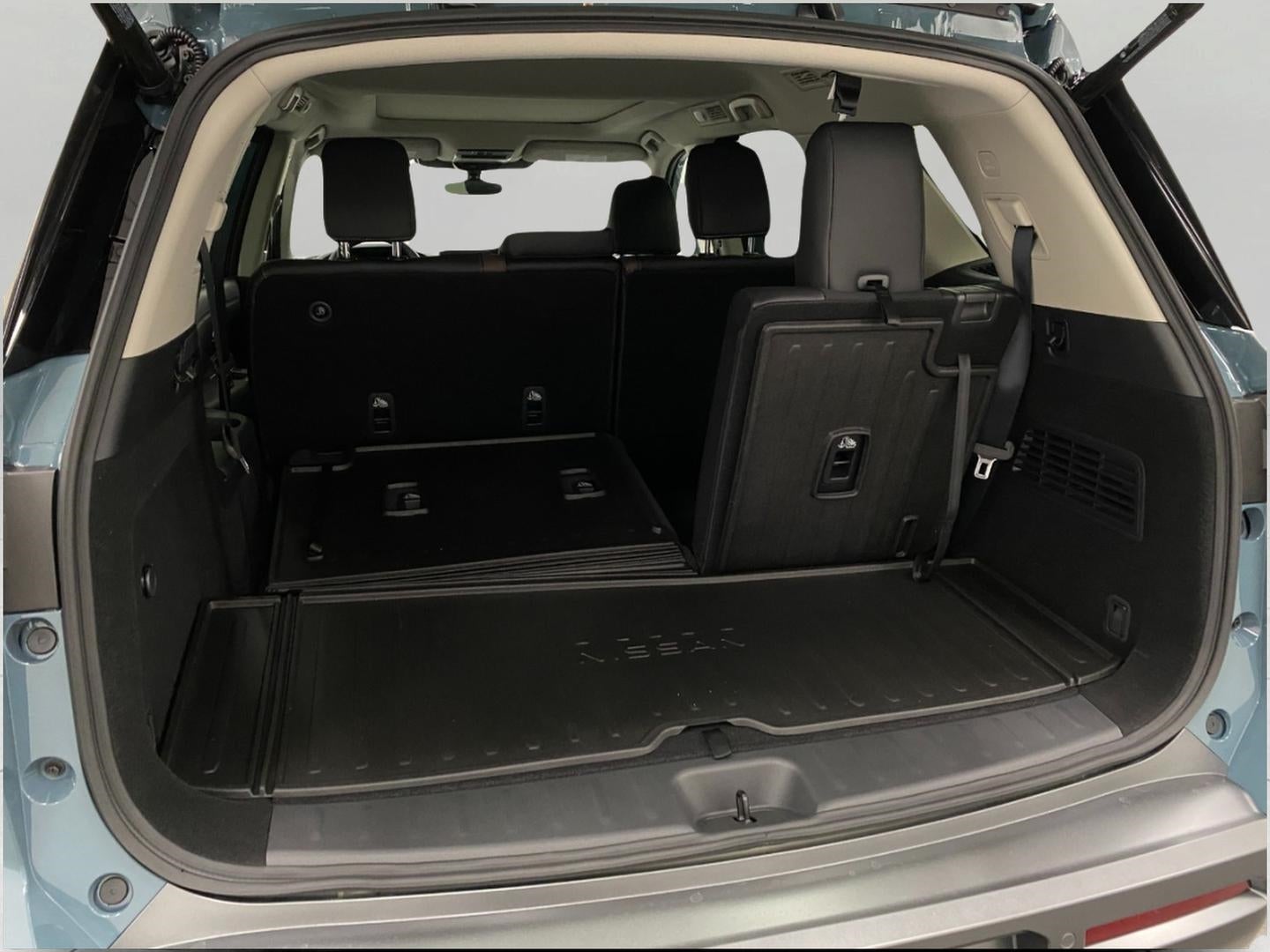 2026 Nissan Pathfinder Platinum 4WD