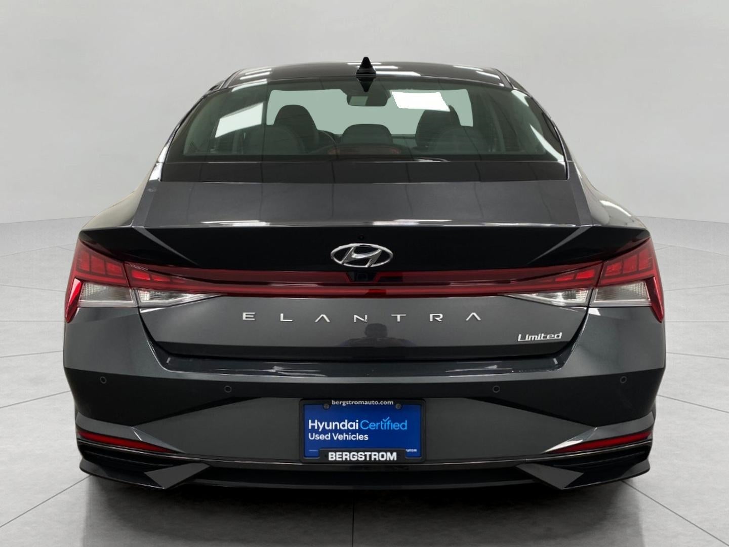 2023 Hyundai Elantra Limited IVT