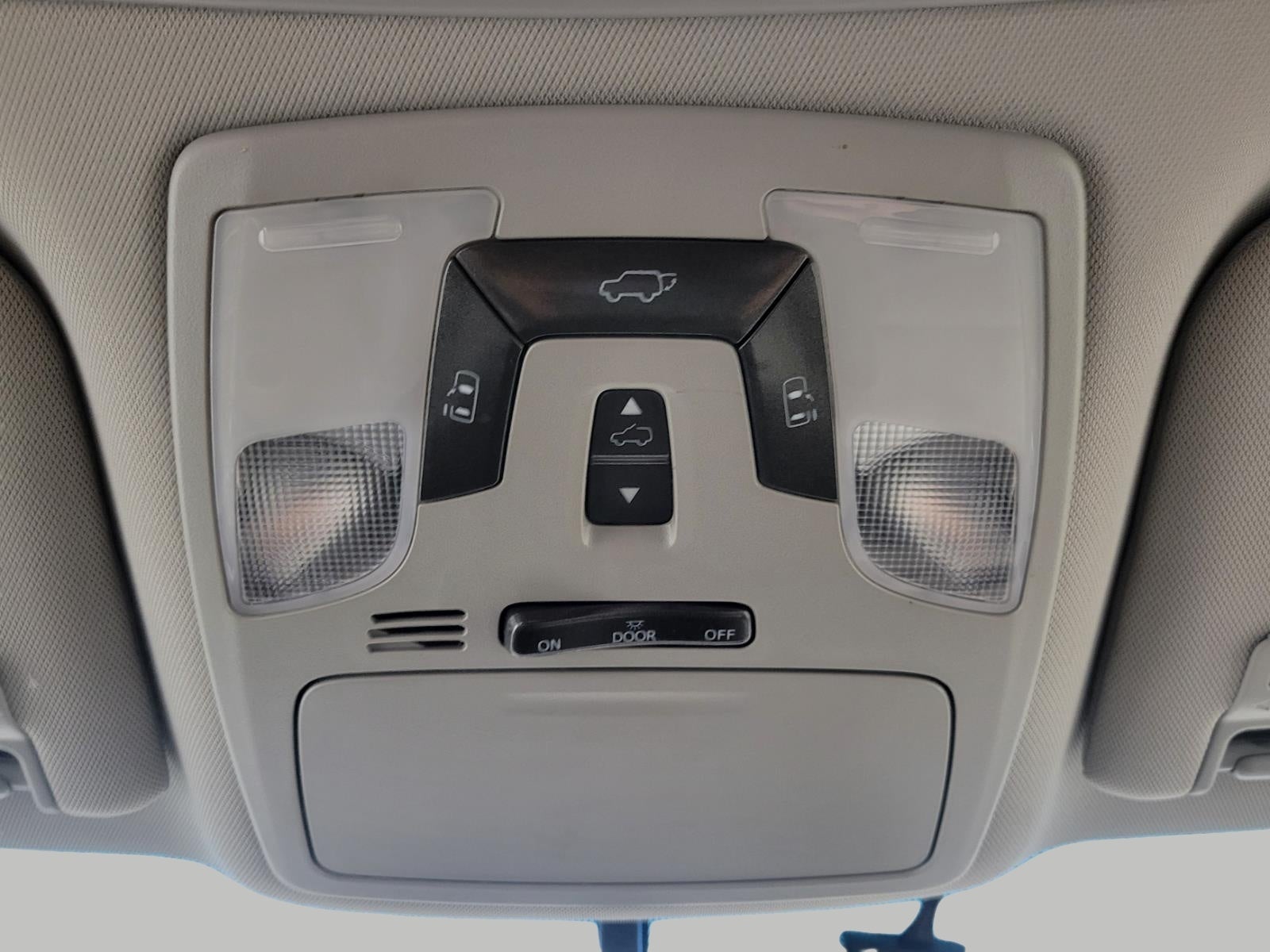 2017 Toyota Sienna XLE Premium FWD 8-Passenger