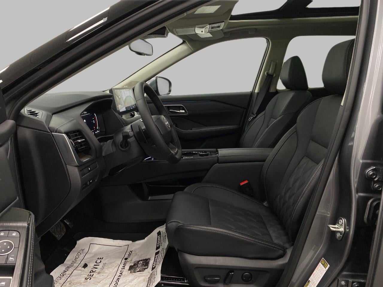 2025 Nissan Rogue AWD Platinum