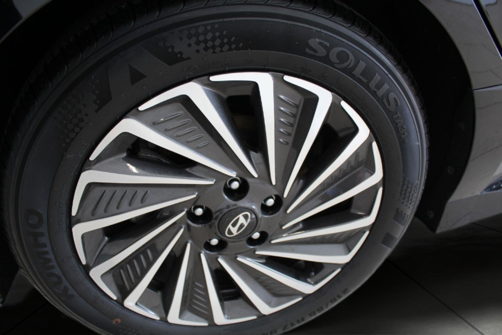 2025 Hyundai Sonata Hybrid Limited FWD