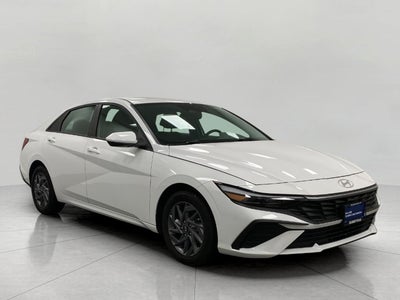 2024 Hyundai Elantra SEL IVT
