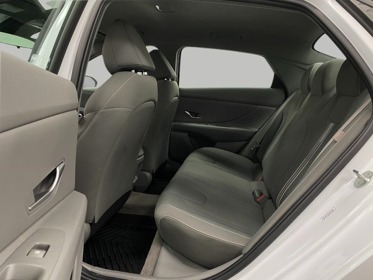 2024 Hyundai Elantra SEL IVT