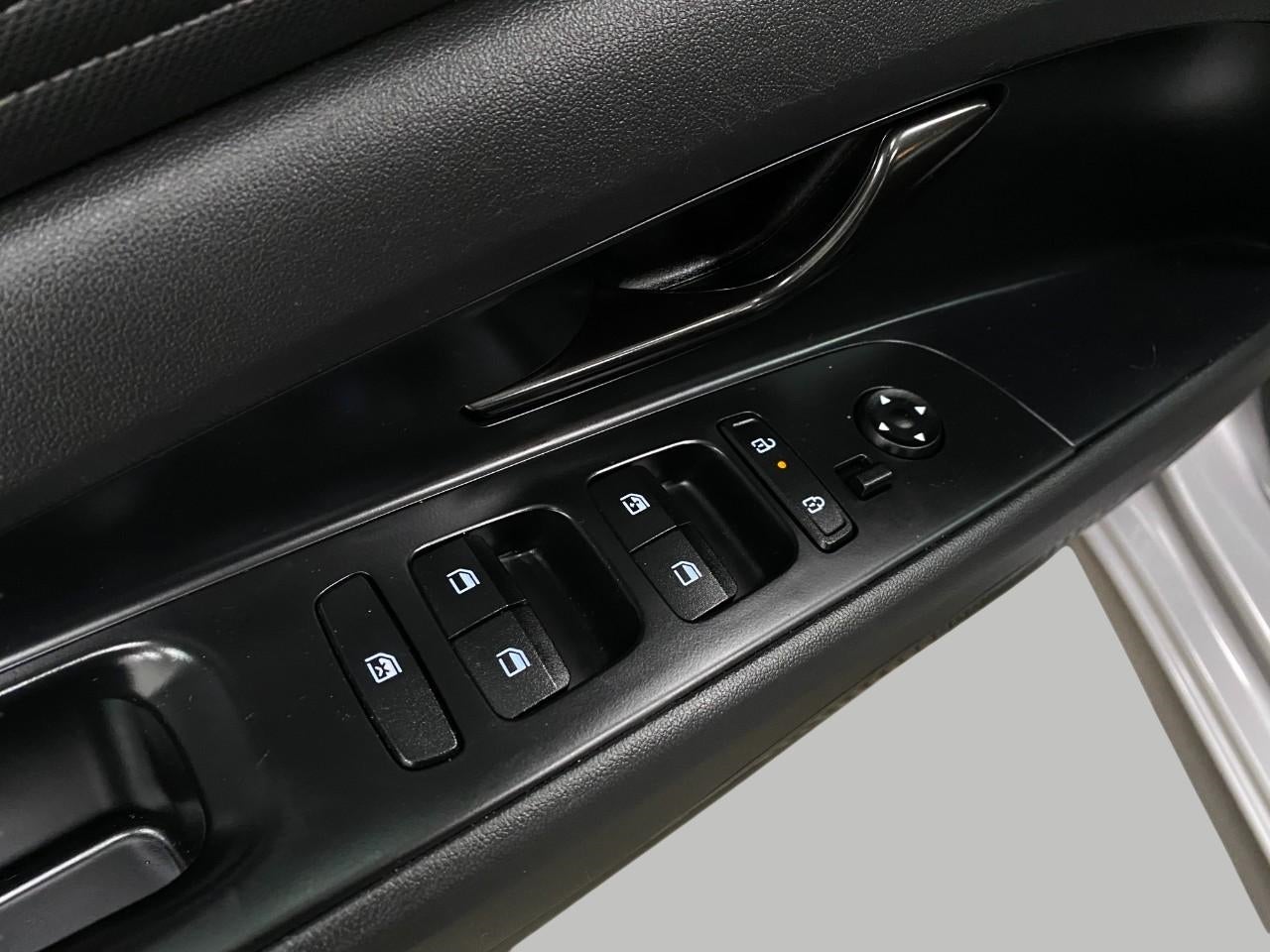 2025 Hyundai Elantra SEL Sport IVT