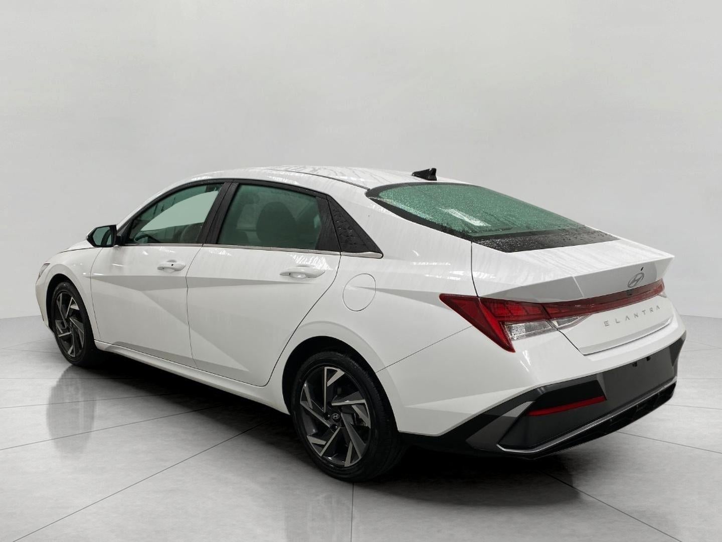 2025 Hyundai Elantra SEL Convenience IVT