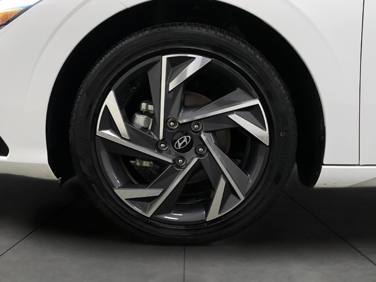 2025 Hyundai ELANTRA SEDAN