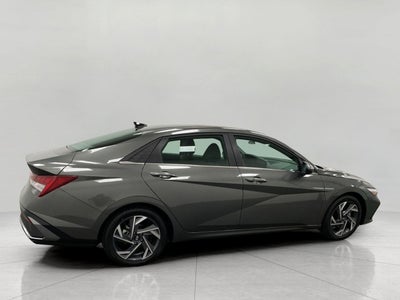 2025 Hyundai Elantra SEL Convenience IVT