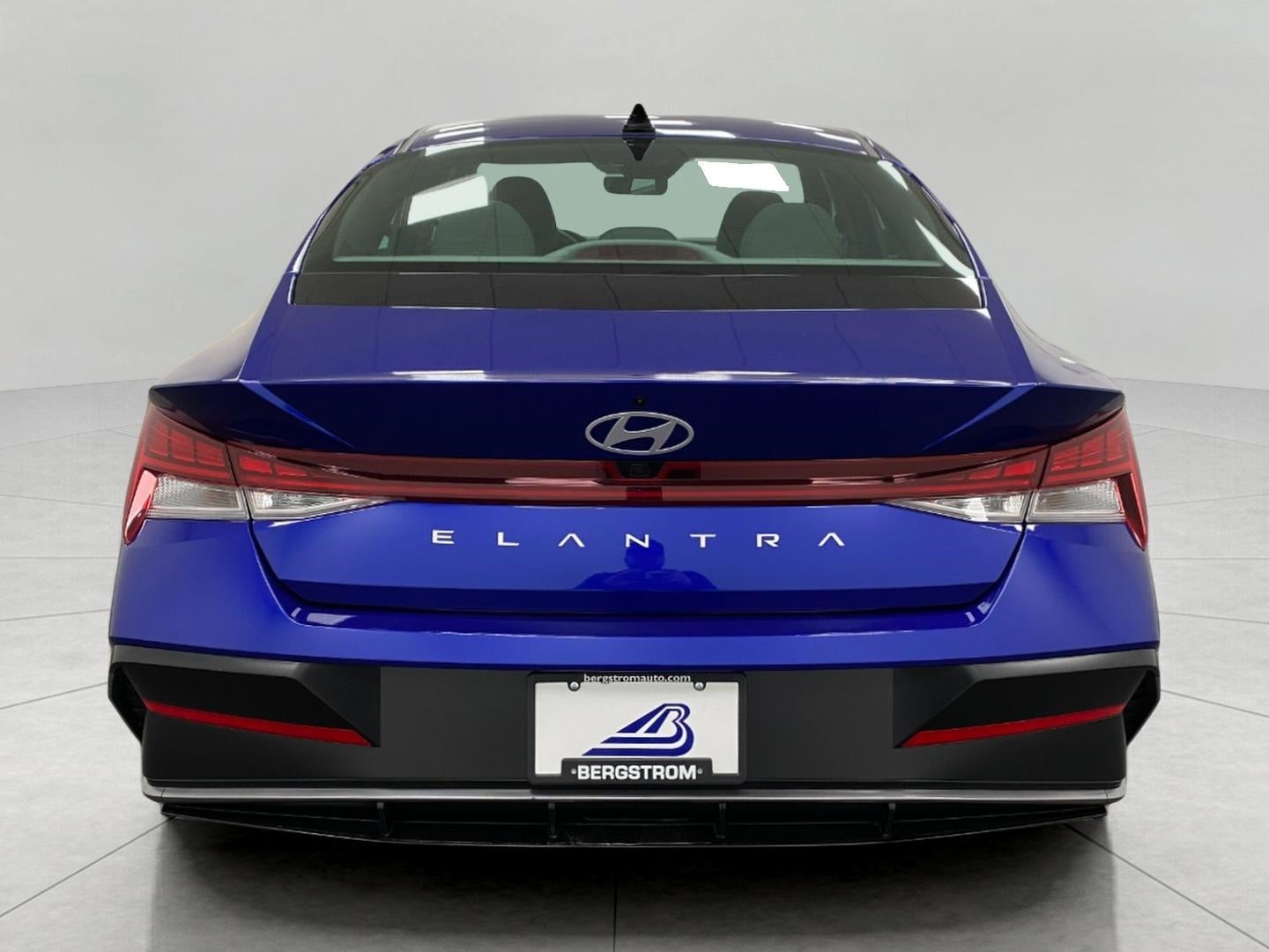 2025 Hyundai Elantra SEL Convenience IVT