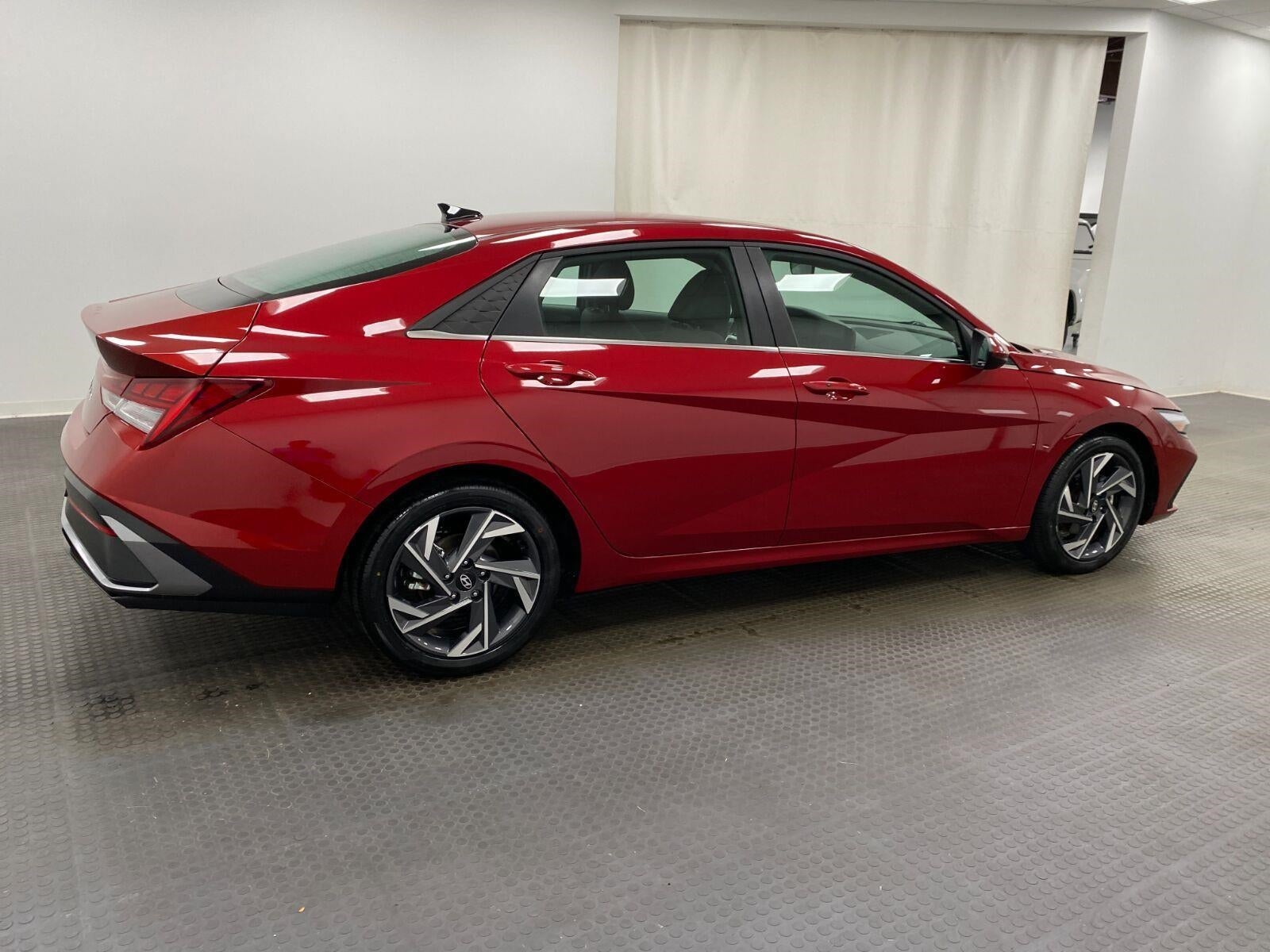 2025 Hyundai Elantra SEL Convenience IVT