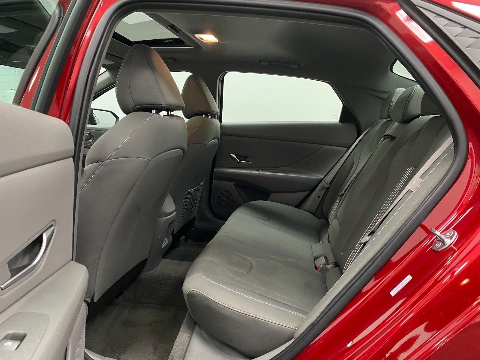 2025 Hyundai Elantra SEL Convenience IVT