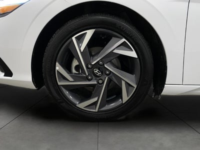 2024 Hyundai Elantra SEL IVT