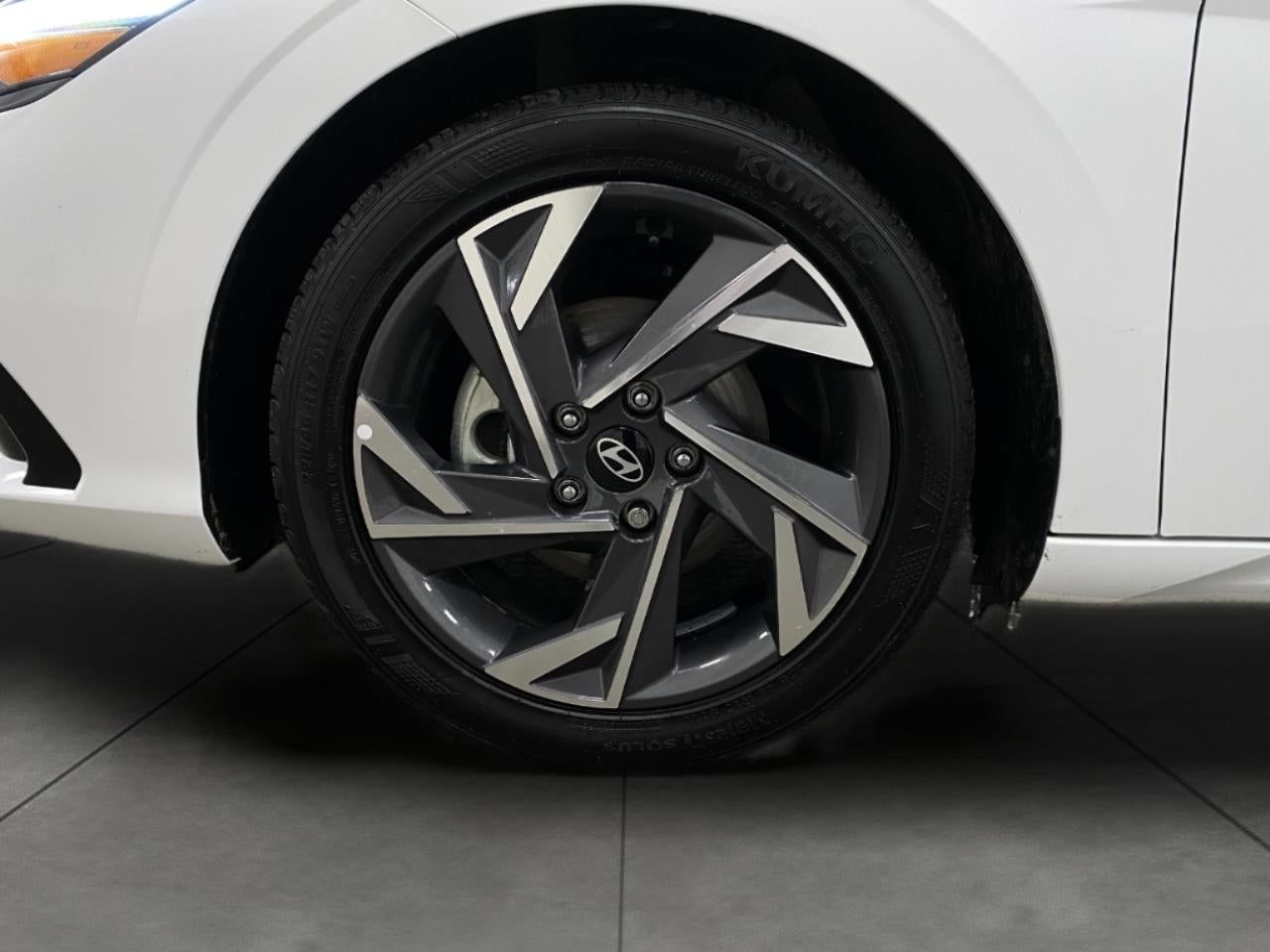 2024 Hyundai Elantra SEL IVT