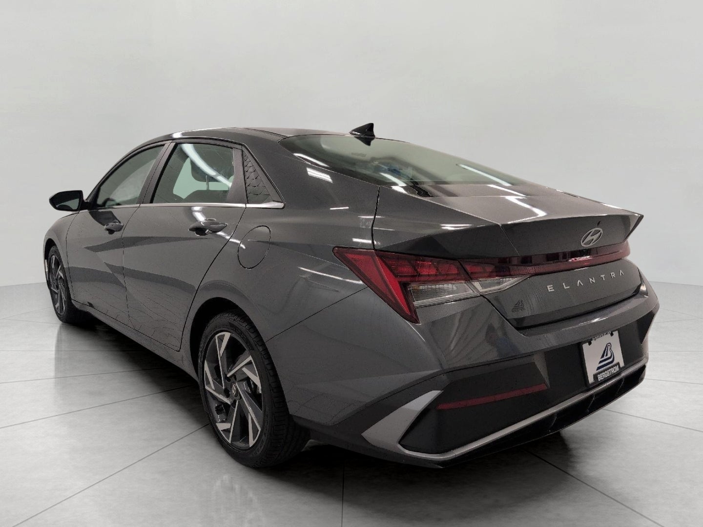 2024 Hyundai Elantra SEL IVT