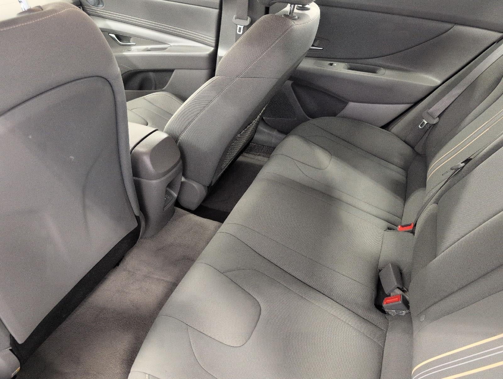 2024 Hyundai Elantra SEL IVT