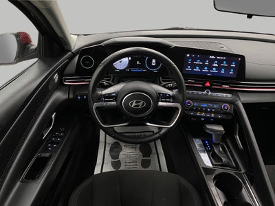 2025 Hyundai Elantra SEL Convenience IVT