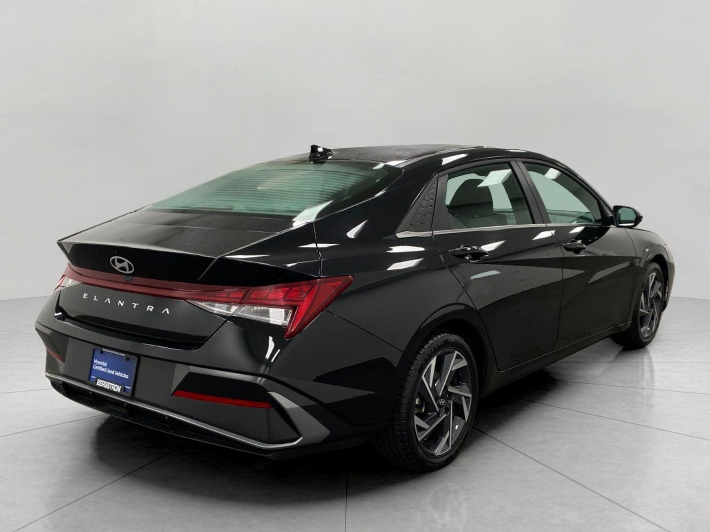 2025 Hyundai Elantra SEL Convenience IVT