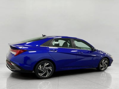 2025 Hyundai Elantra SEL Convenience IVT