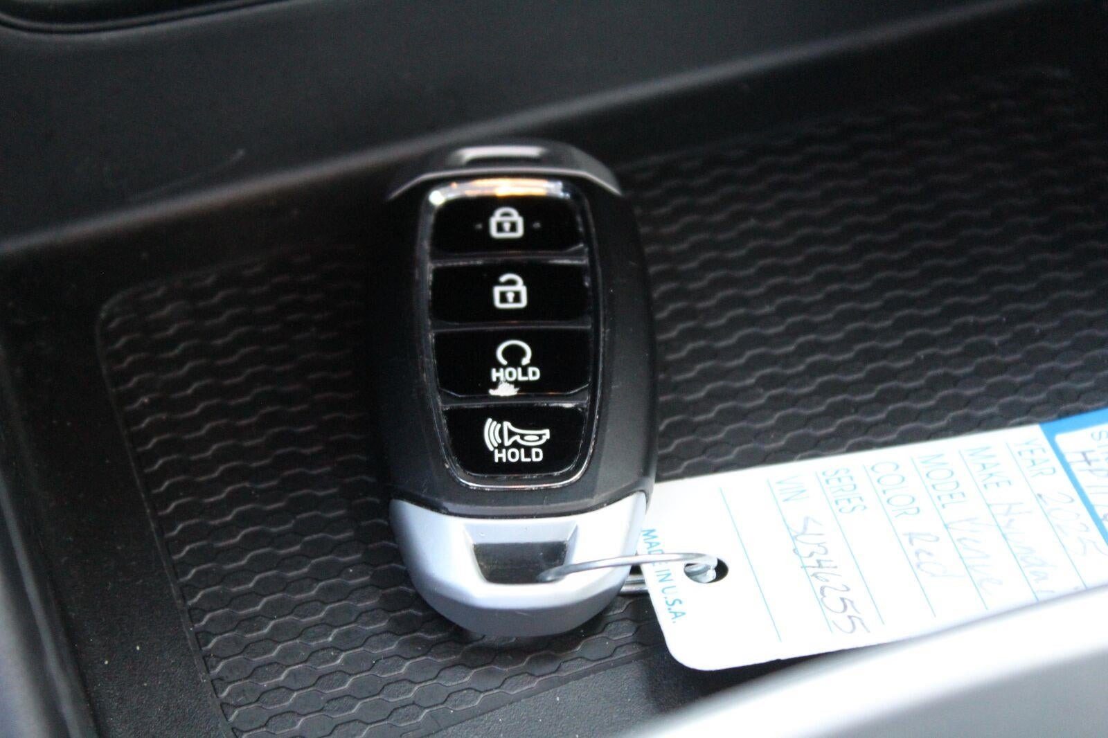 2025 Hyundai Venue SEL IVT