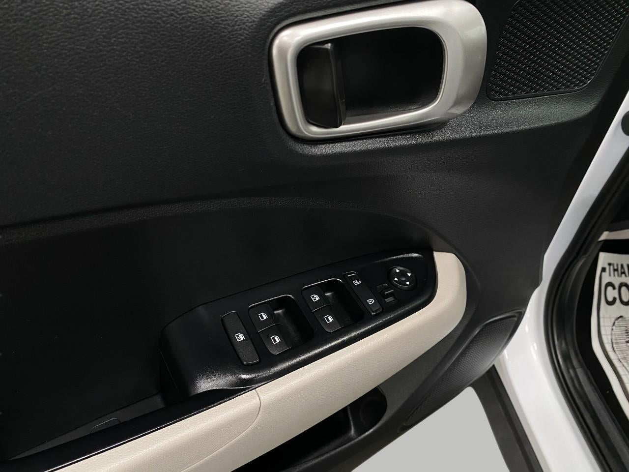 2025 Hyundai Venue SEL IVT