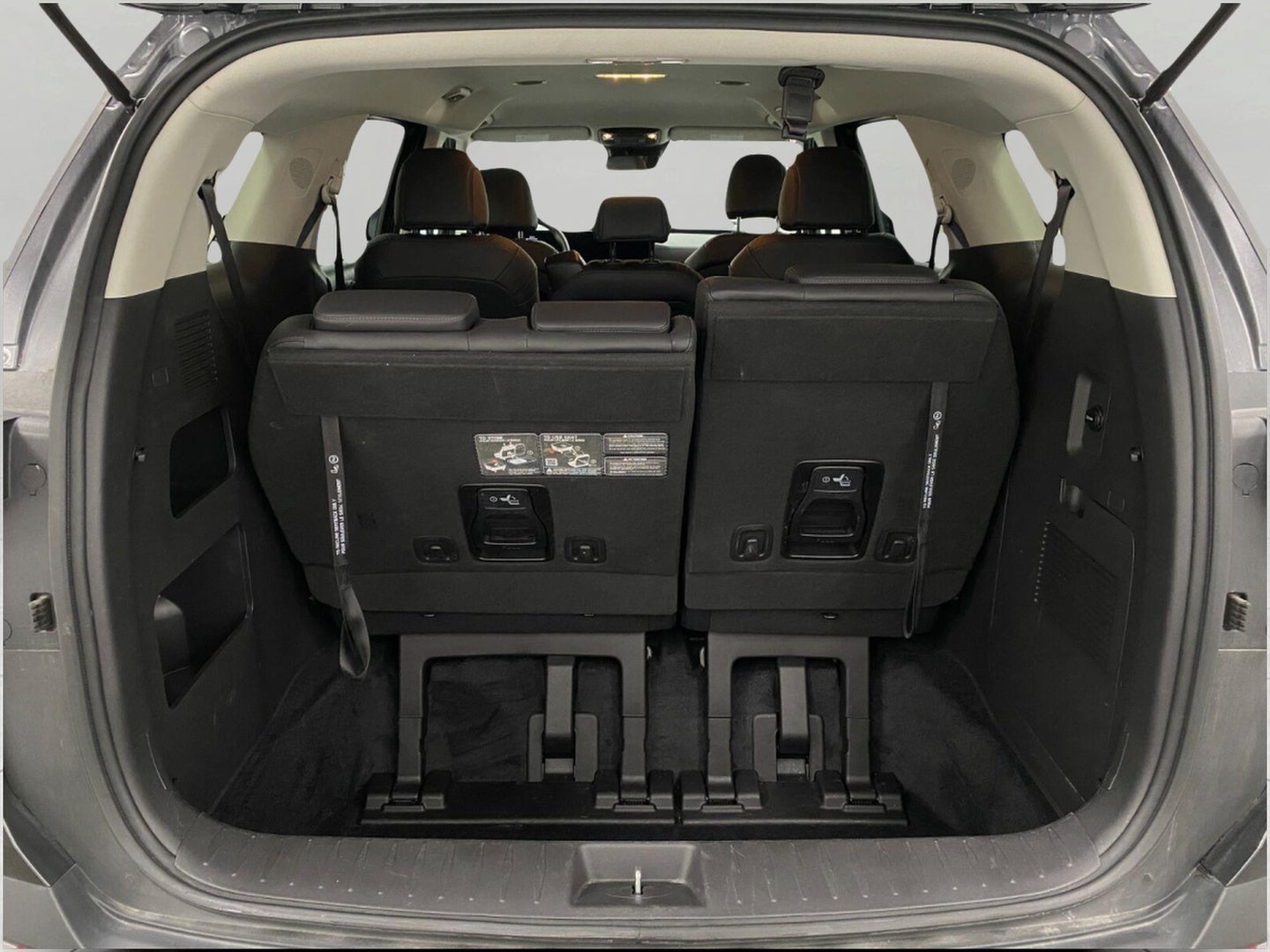 2026 Kia Carnival LXS FWD